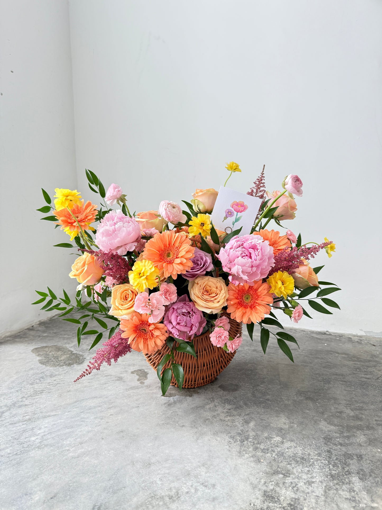 Golden Glow | Flower Basket